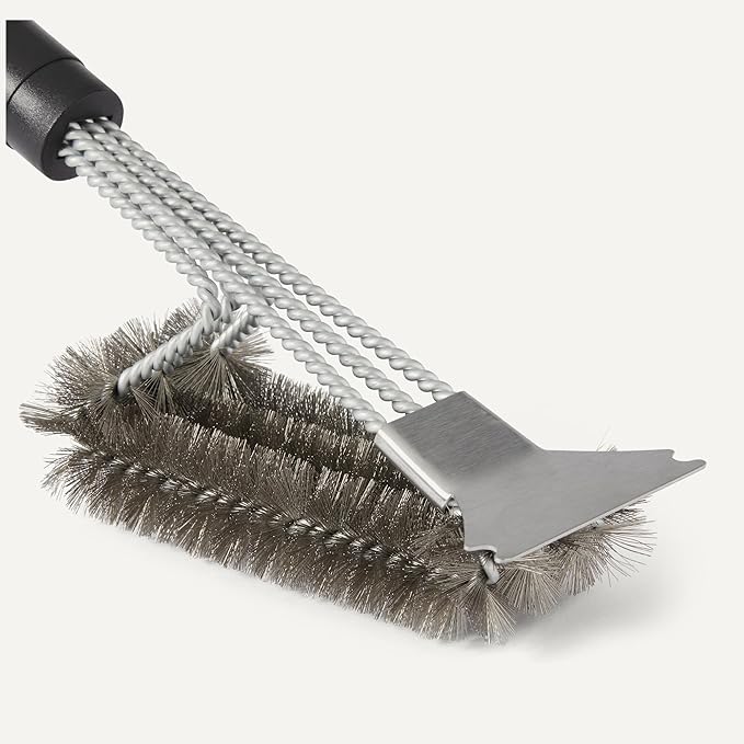 Amazon Basics Grill Brush and Scraper with Deluxe Handle, BBQ Cleaning Tool for Gas, Infrared, Charcoal, Porcelain Grills, Outdoor Grill Accessories