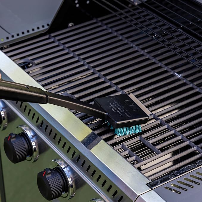 Charbroil Safer Replaceable Head Nylon Bristle Grill Brush with Cool Clean Technology - CB1250038P6